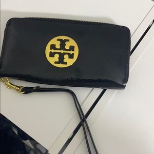 Black and Gold Tory Burch Wristlet